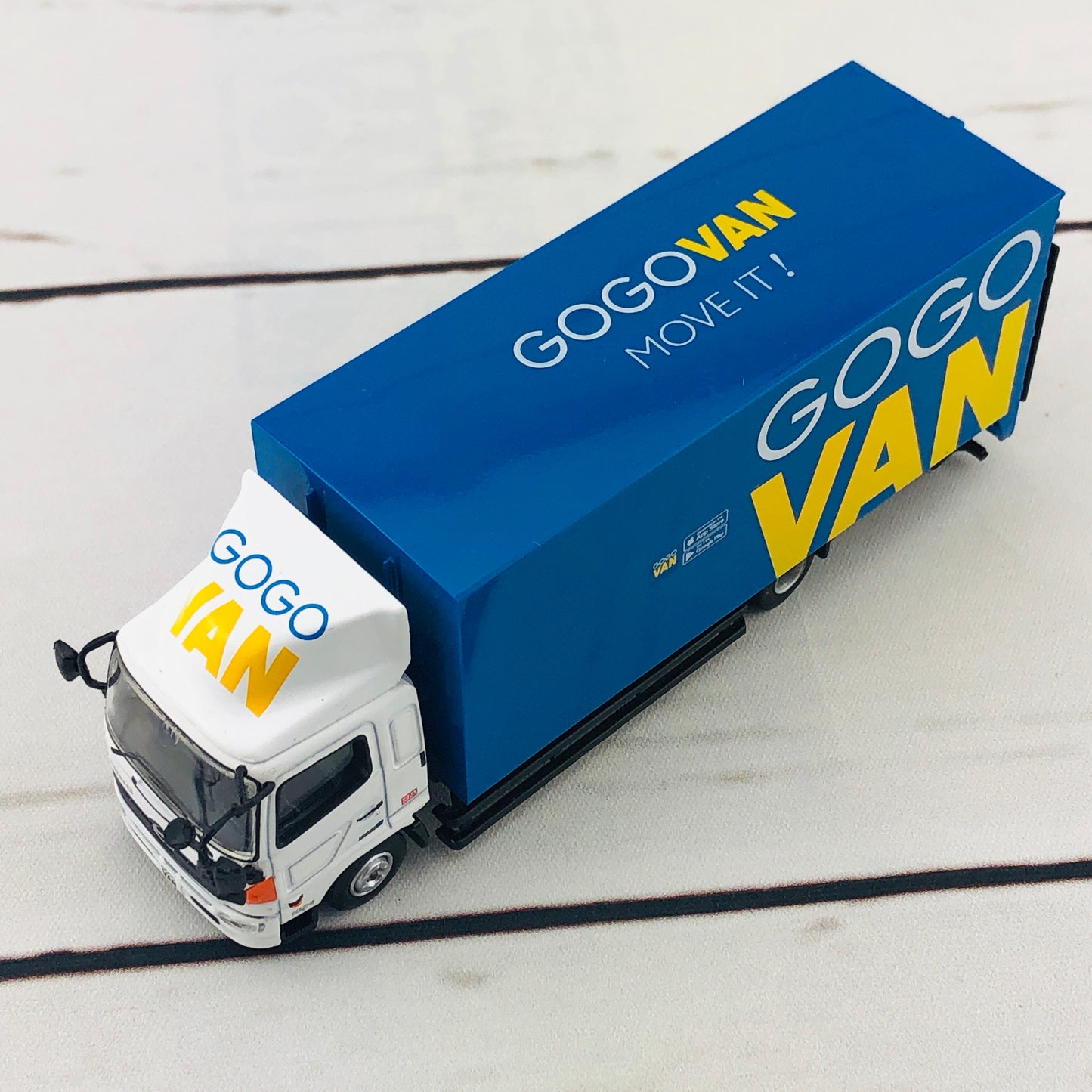 Tiny 149 Hino 500 Box Lorry GOGOVAN
