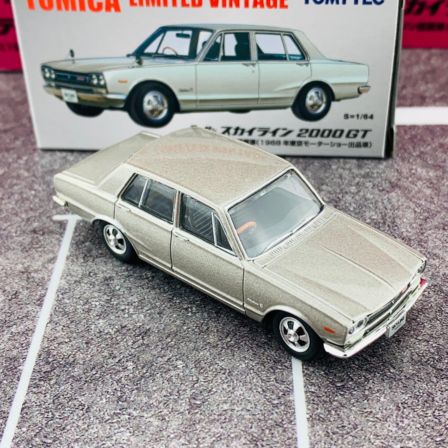Tomica Limited Vintage 1/64 Ogikubo Damashii Vol. 5 Nissan Skyline 2000GT (1968)
