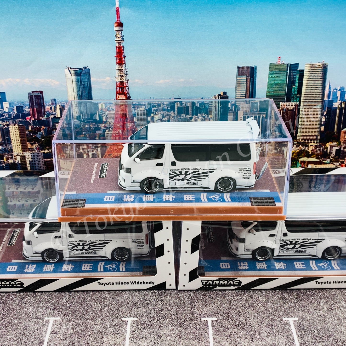 Tarmac Works HOBBY64 1/64 Toyota Hiace Widebody White T64-038-WH