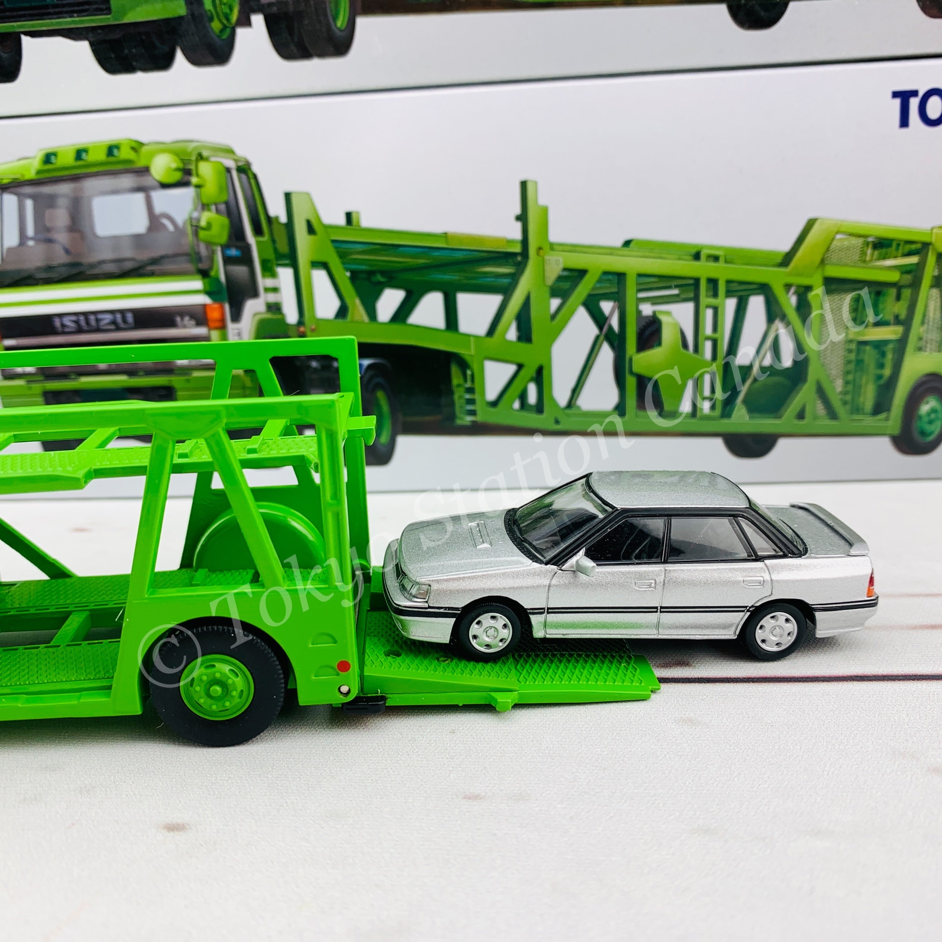 Tomytec Tomica Limited Vintage Neo 1/64 Isuzu 810 EX Tractor +