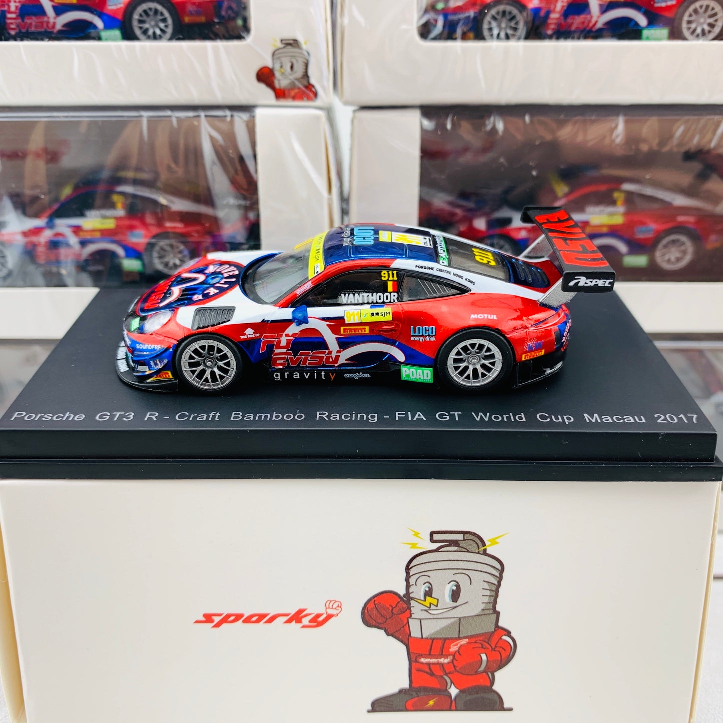 Sparky 1/64 PORSCHE GT3 R - Craft Bamboo Racing - FIA GT World Cup Macau 2017 Laurens Vanthoor Y161