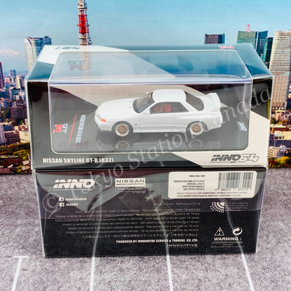 INNO64 1/64 NISSAN SKYLINE GT-R (R32) Crystal White  With Extra Wheels and Extra decals IN64-R32-WHI