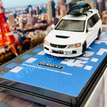 Tarmac Works 1/64 ROAD64 Mitsubishi Lancer Evolution Wagon With detached rooftop cargo carrier White T64R-042-WH