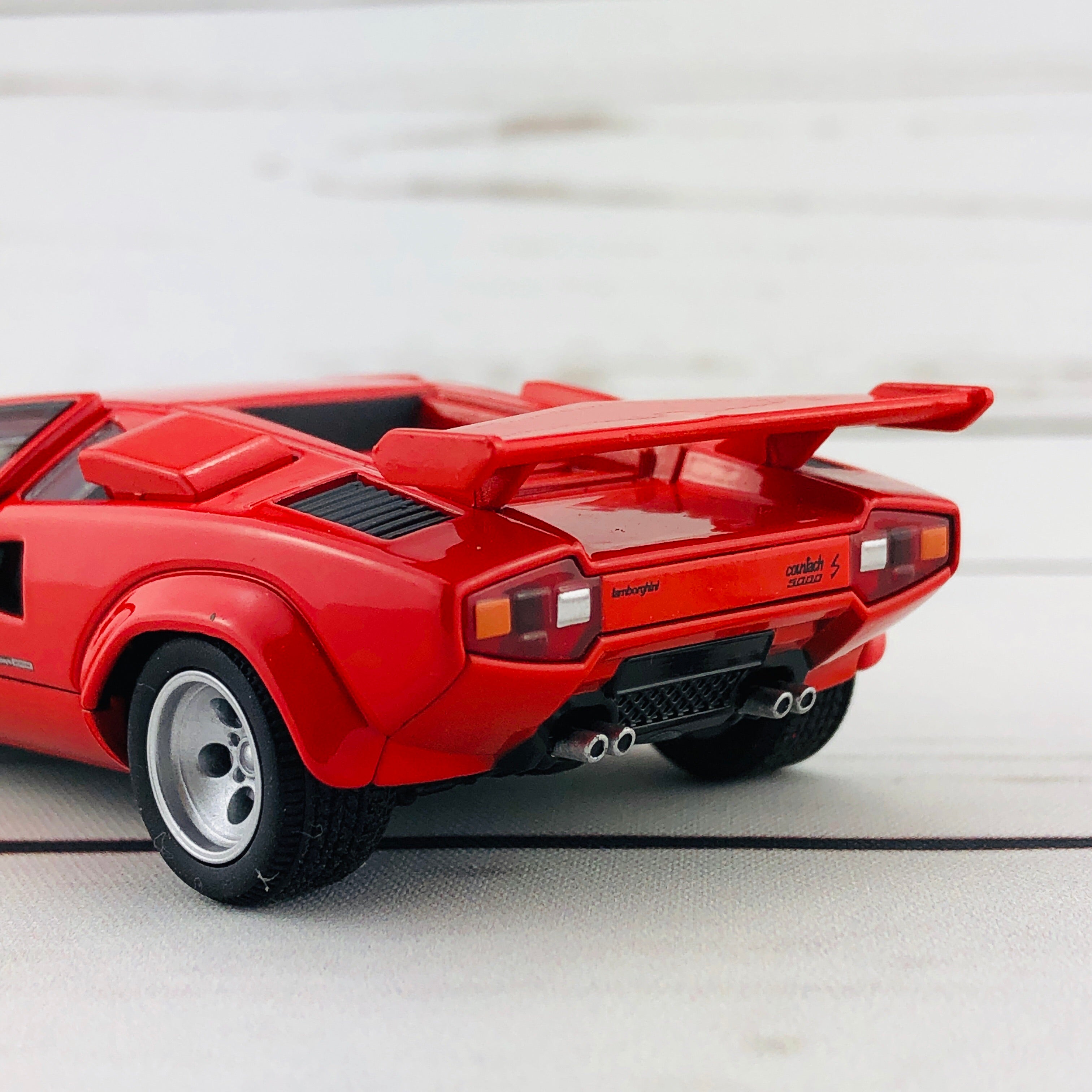 TOMICA PREMIUM RS 1/43 Lamborghini Countach LP 500 S – Tokyo Station
