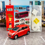 TAKARA TOMY A.R.T.S TOMICA Sign Set #2 - SUZUKI ALTO with a road sign stand
