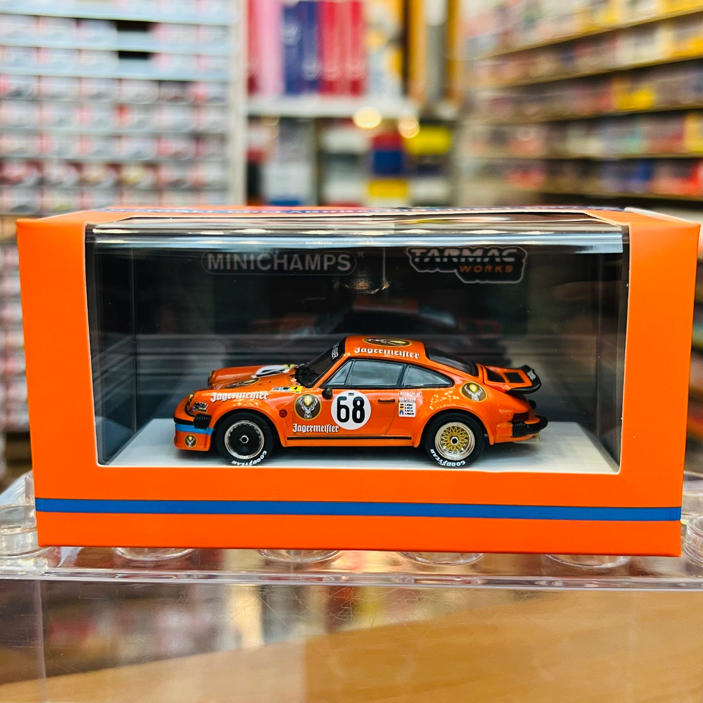 Tarmac Works x MINICHAMPS COLLAB64 1/64 Porsche 934 24h Le Mans 1978 #68 *** Limited to 2000pcs *** T64MC-003-JAG (643786468)