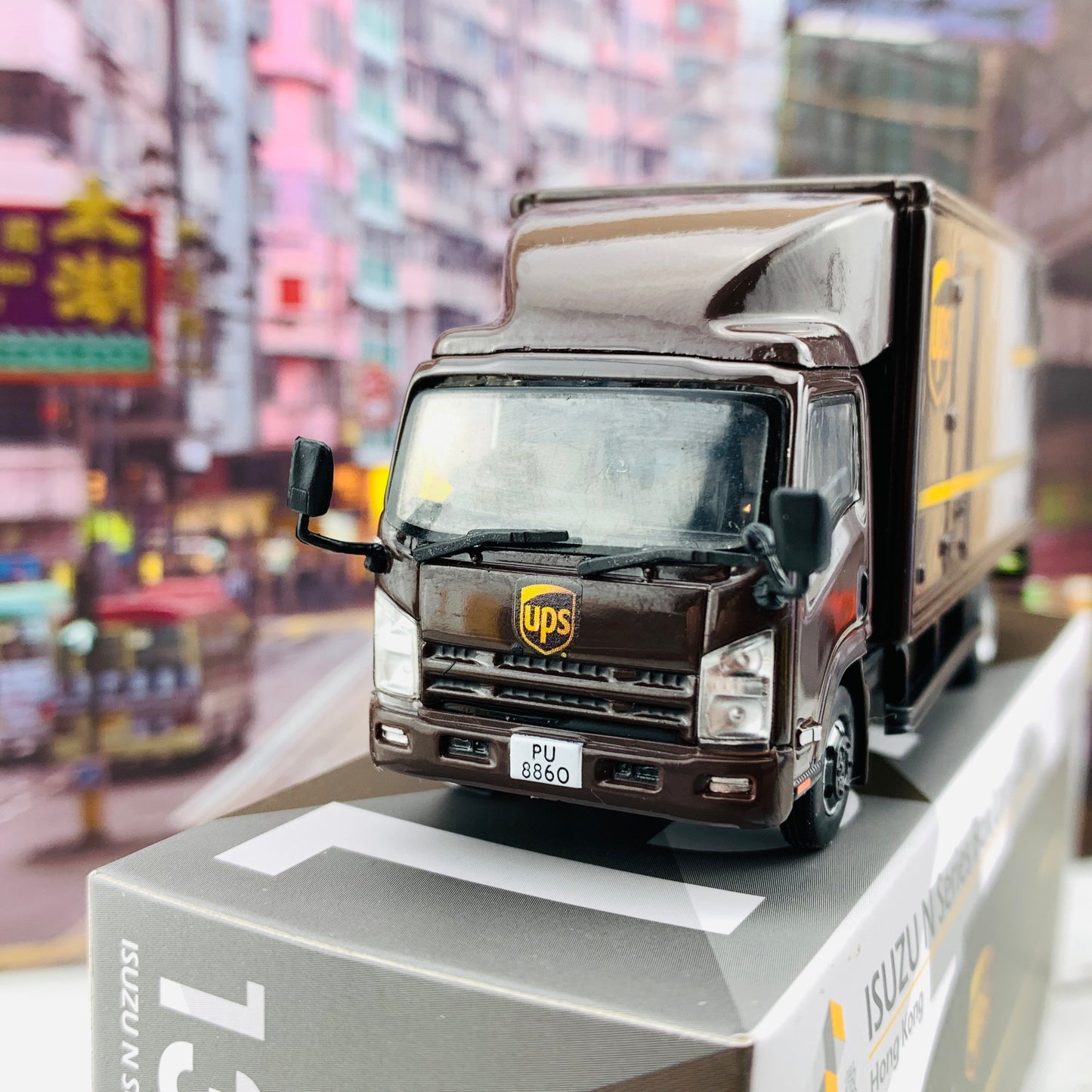  Tiny 微影 137 ISUZU N Series Box Lorry UPS 五十鈴N系列 ATC64923