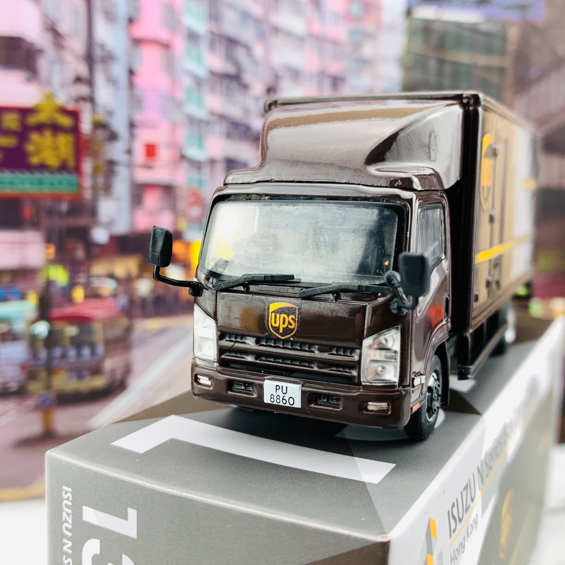  Tiny 微影 137 ISUZU N Series Box Lorry UPS 五十鈴N系列 ATC64923