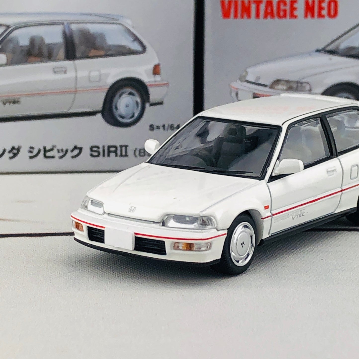 Tomica Limited Vintage Neo Honda Civic SIR II (White) LV-N182b