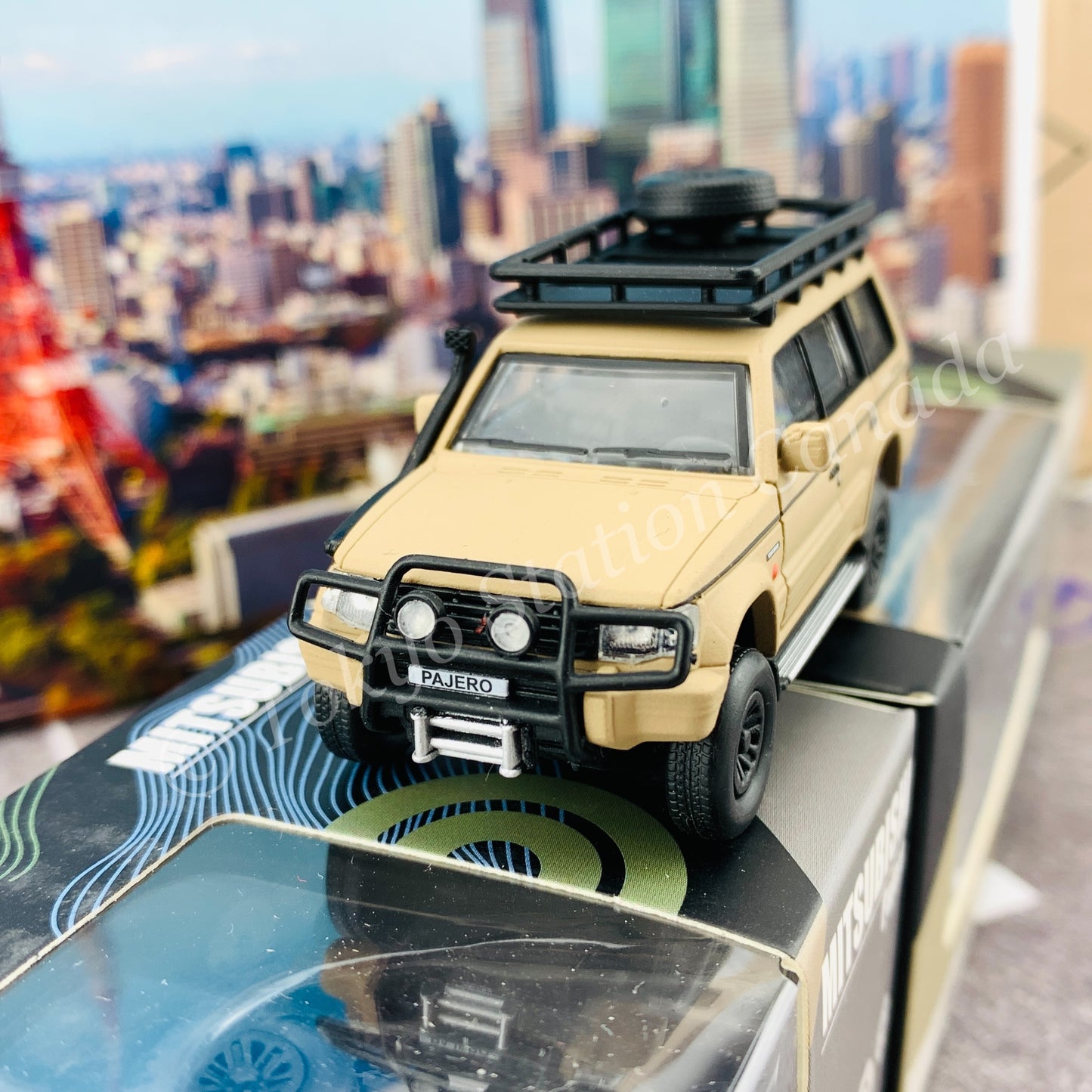 BM CREATIONS JUNIOR 1/64 Mitsubishi Pajero 2nd Generation JUNGLE PACK Matt Ivory LHD 64B0047
