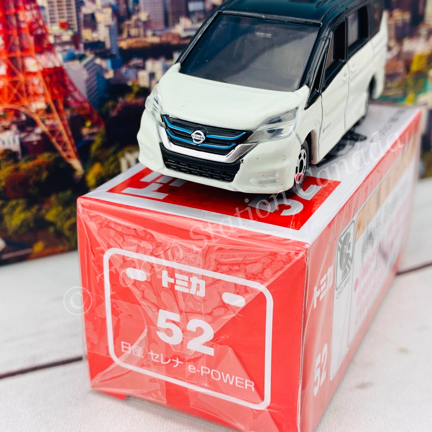 TOMICA 52 Nissan Serena e-Power