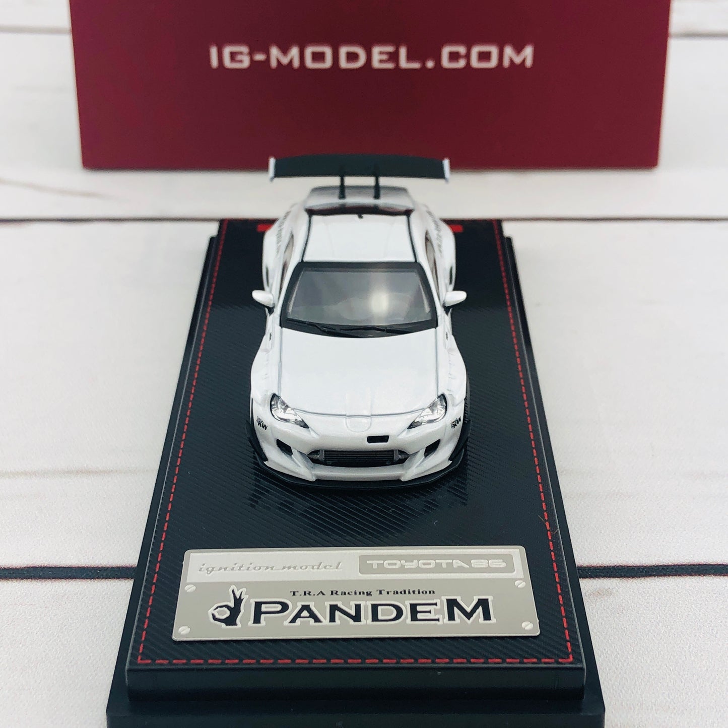 Ignition Model 1/64 Pandem Toyota 86 V3 White Metallic 1750