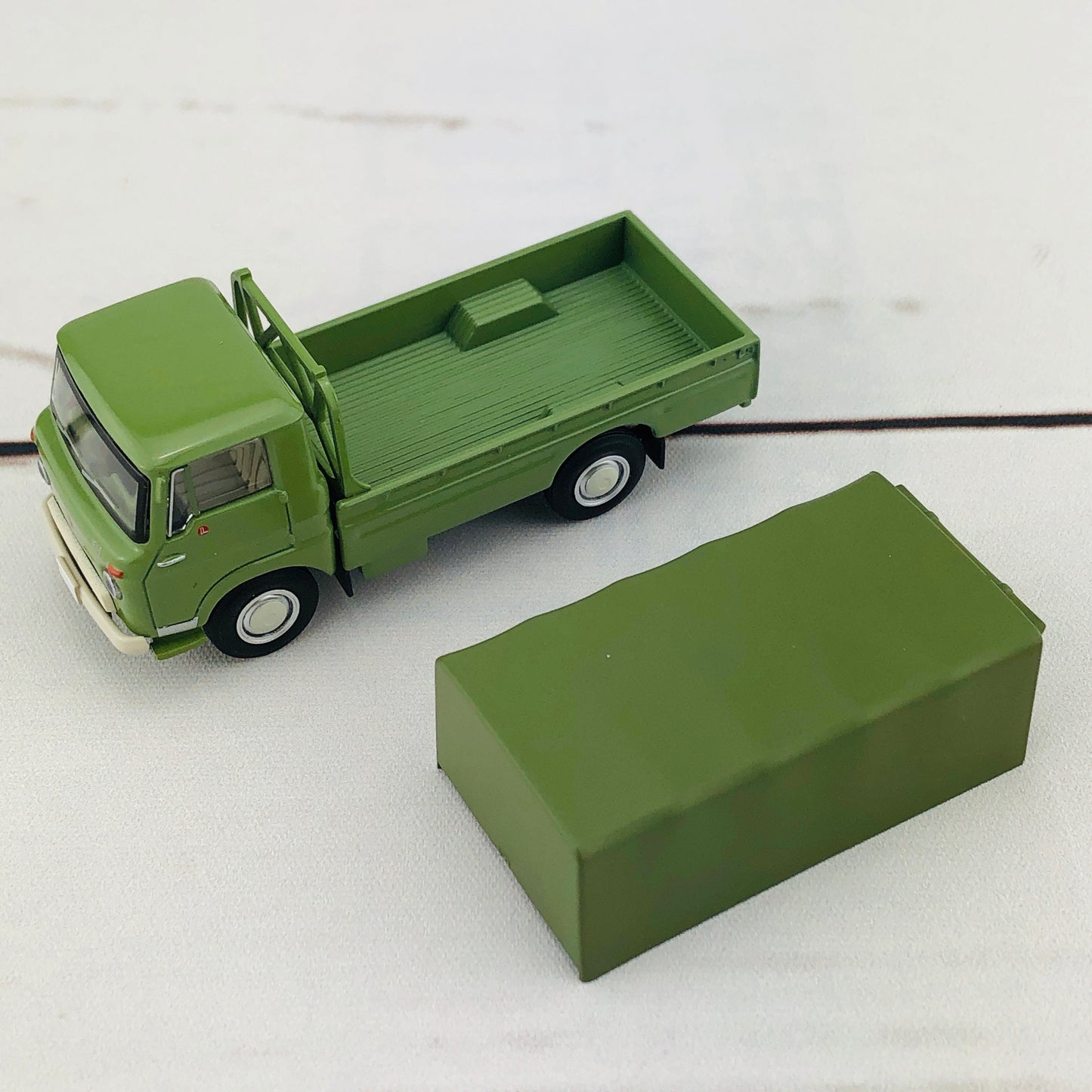 Tomica Limited Vintage Isuzu Elf GREEN LV-178a