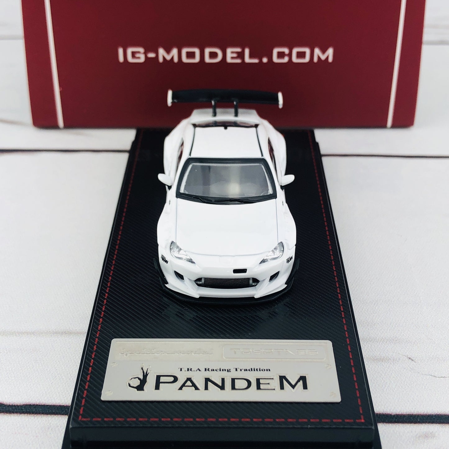 Ignition Model 1/64 Pandem Toyota 86 V3 White 1402