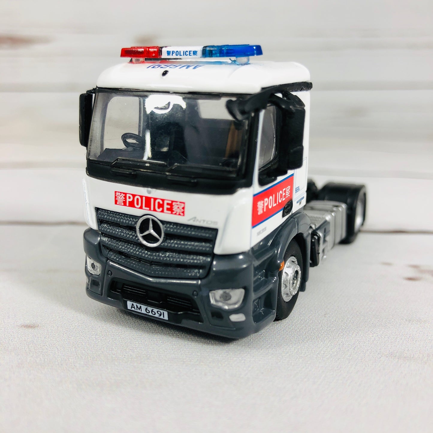 Tiny City 157 Mercedes-Benz Antos Police Tractor (PD&TT) 平治 Antos 警察拖頭 (AM6691)