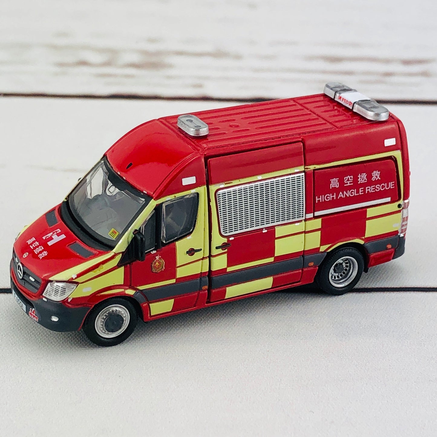 Tiny 165 High Angle Rescue Mercedes-Benz Sprinter (F6501)