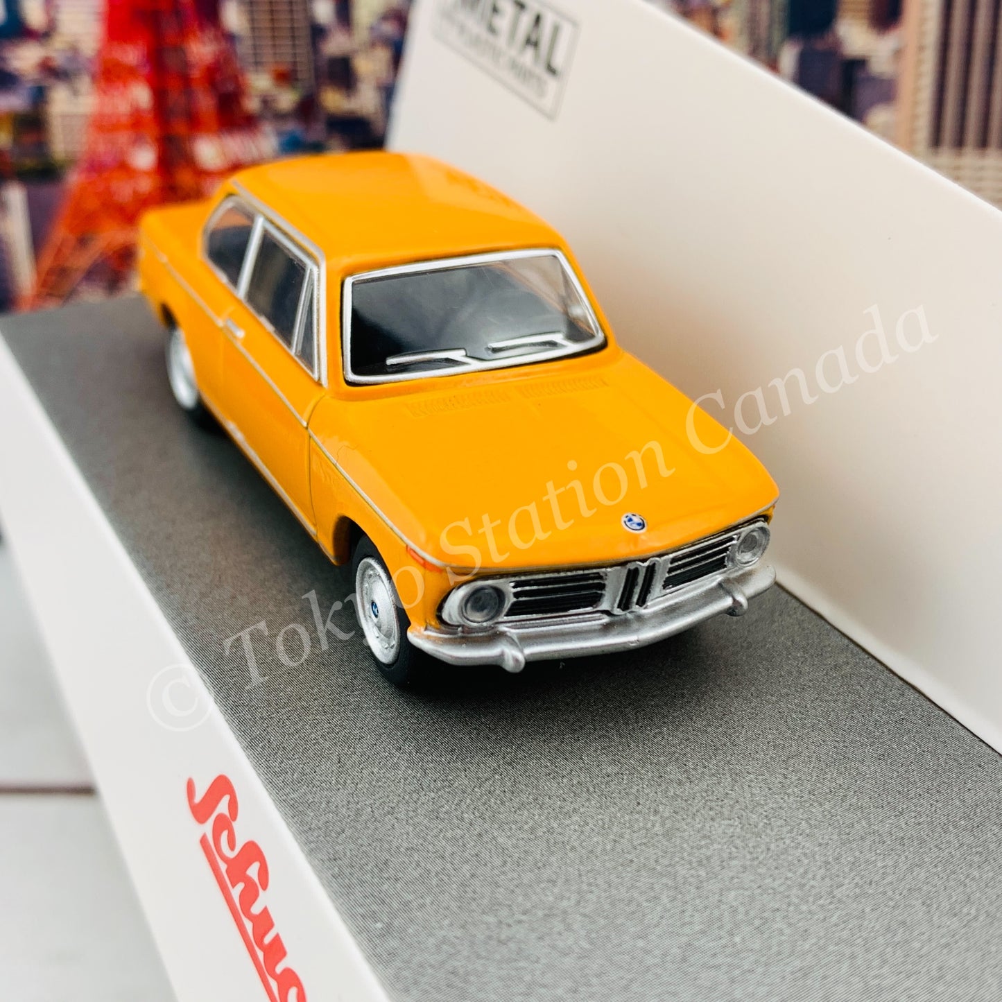 Schuco 1/64 BMW 2002 Orange 452022700