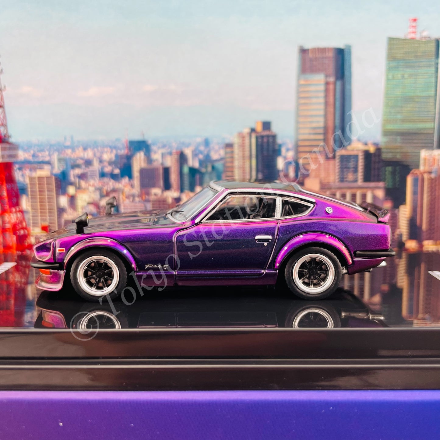 INNO64 1/64 NISSAN FAIRLADY Z (S30) Midnight Purple II (Hong Kong Ani-Com & Games 2022 Event Edtion) IN64-240Z-MPII