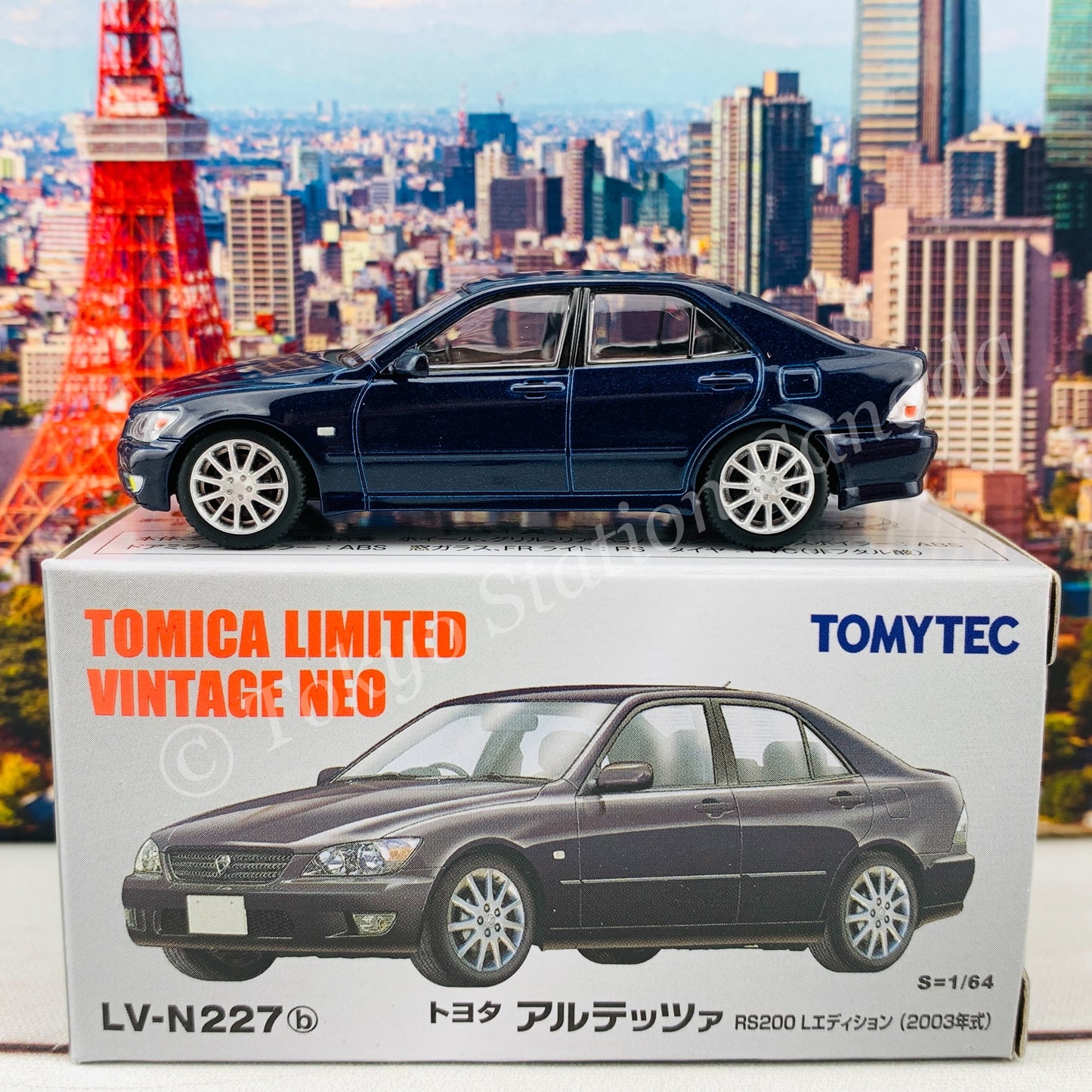 Tomytec Limited Vintage Neo 1/64 Toyota Altezza RS200 L Edition (Navy) LV-N227b