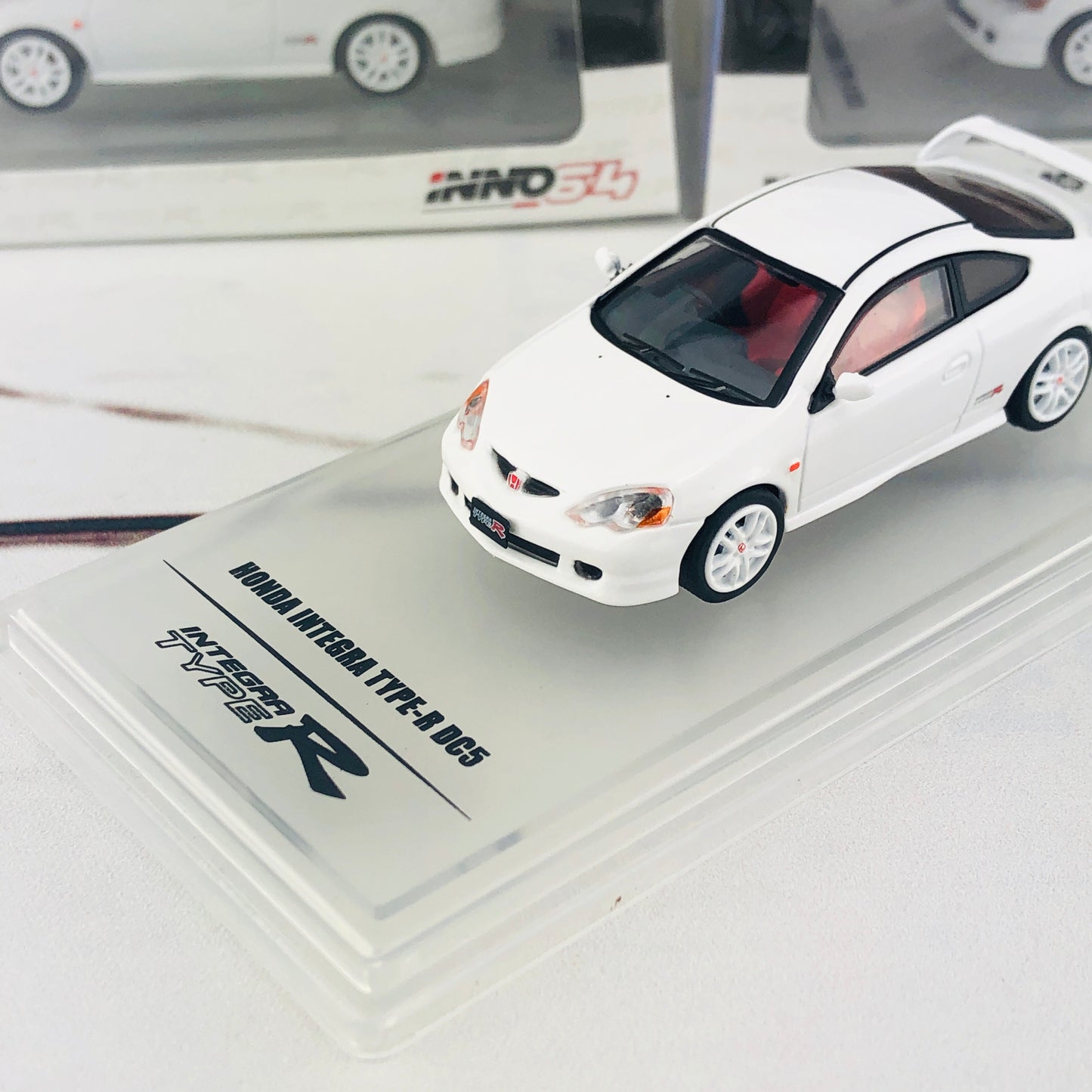 INNO64 1/64 Honda Integra Type-R DC5 White IN64-DC5-WHI