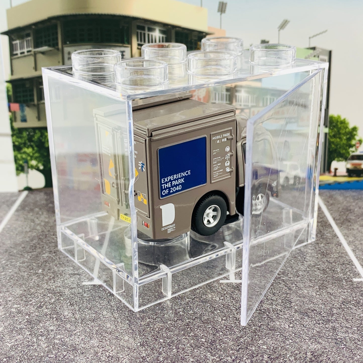 Tiny Q Pro-Series 13 - Outdoor Advertising Truck TinyQ-13a