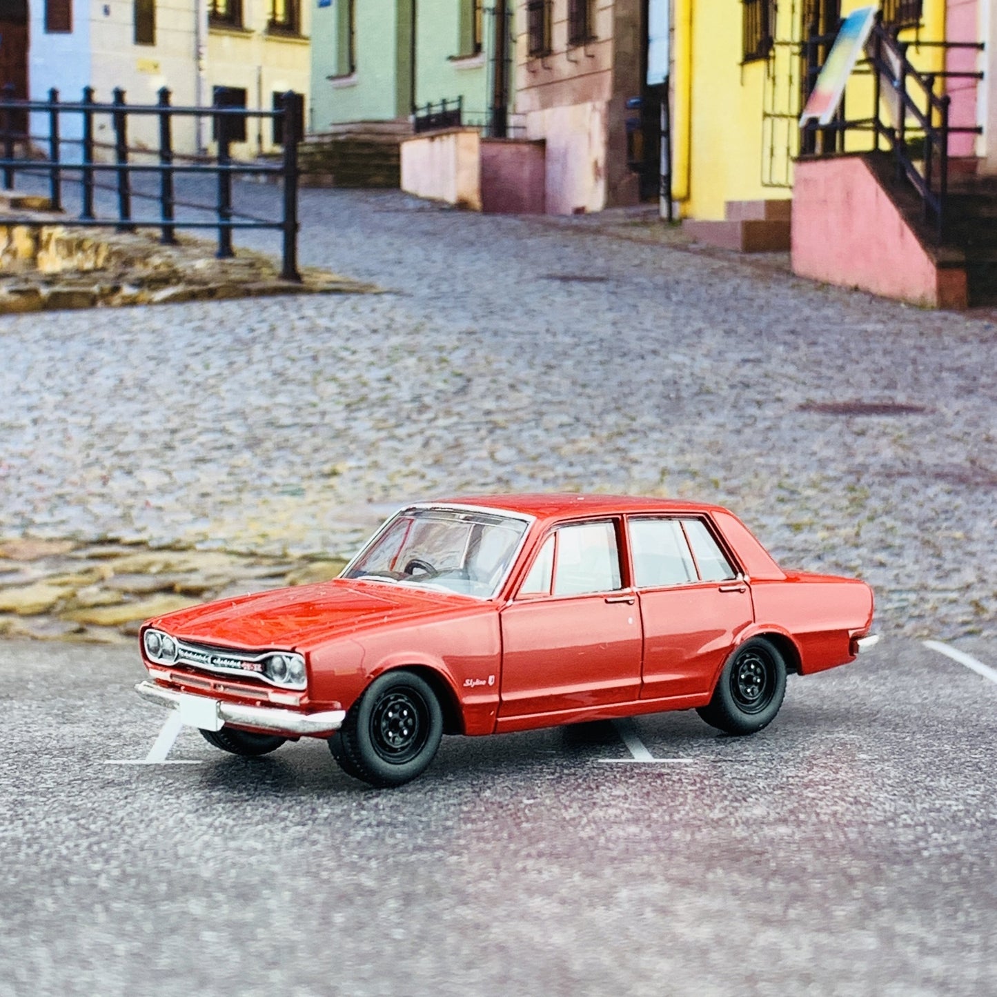 Tomica Limited Vintage 1/64 Nissan Skyline 2000GT-R Red LV-177b