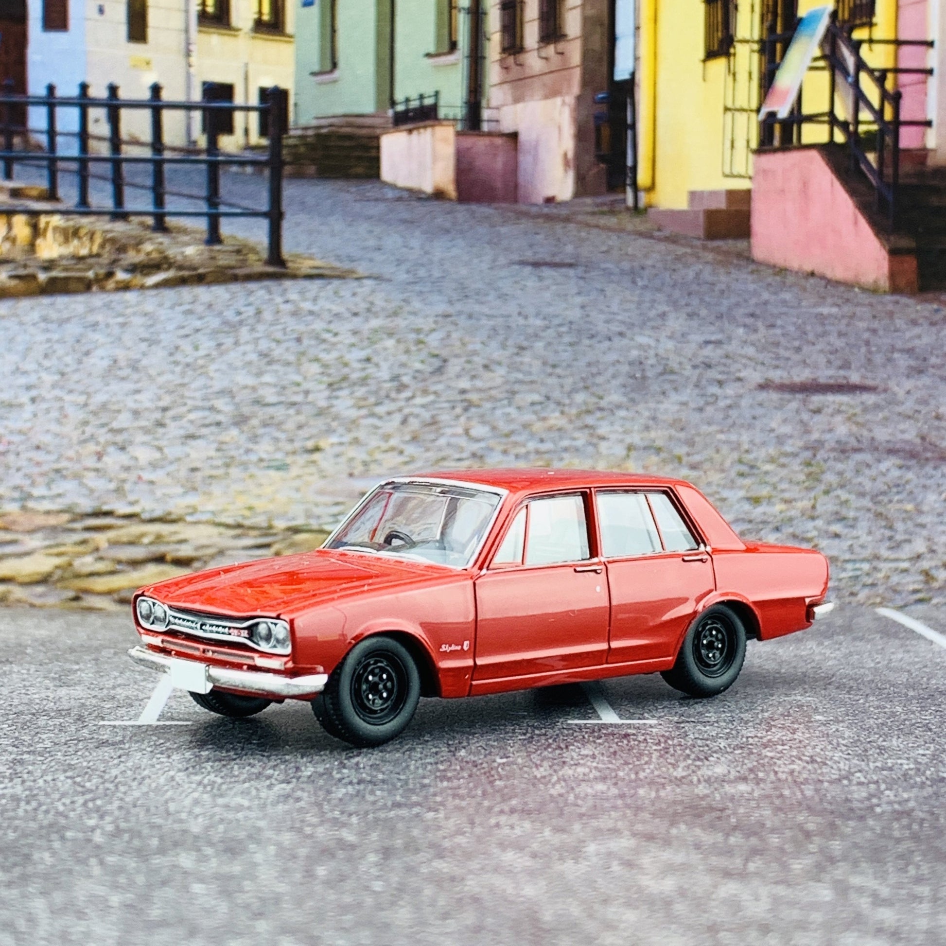 Tomica Limited Vintage 1/64 Nissan Skyline 2000GT-R Red LV-177b