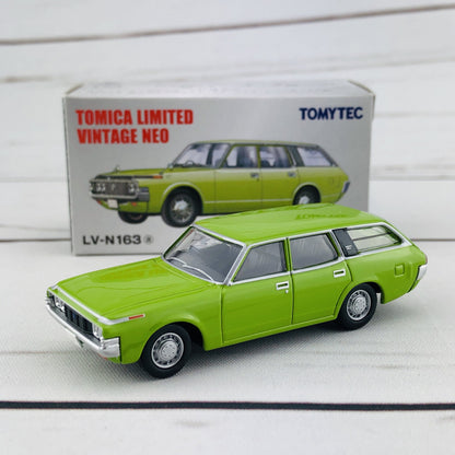 Tomica Limited Vintage 1/64 Toyota Crown Van Deluxe Green (1973) LV-N163a