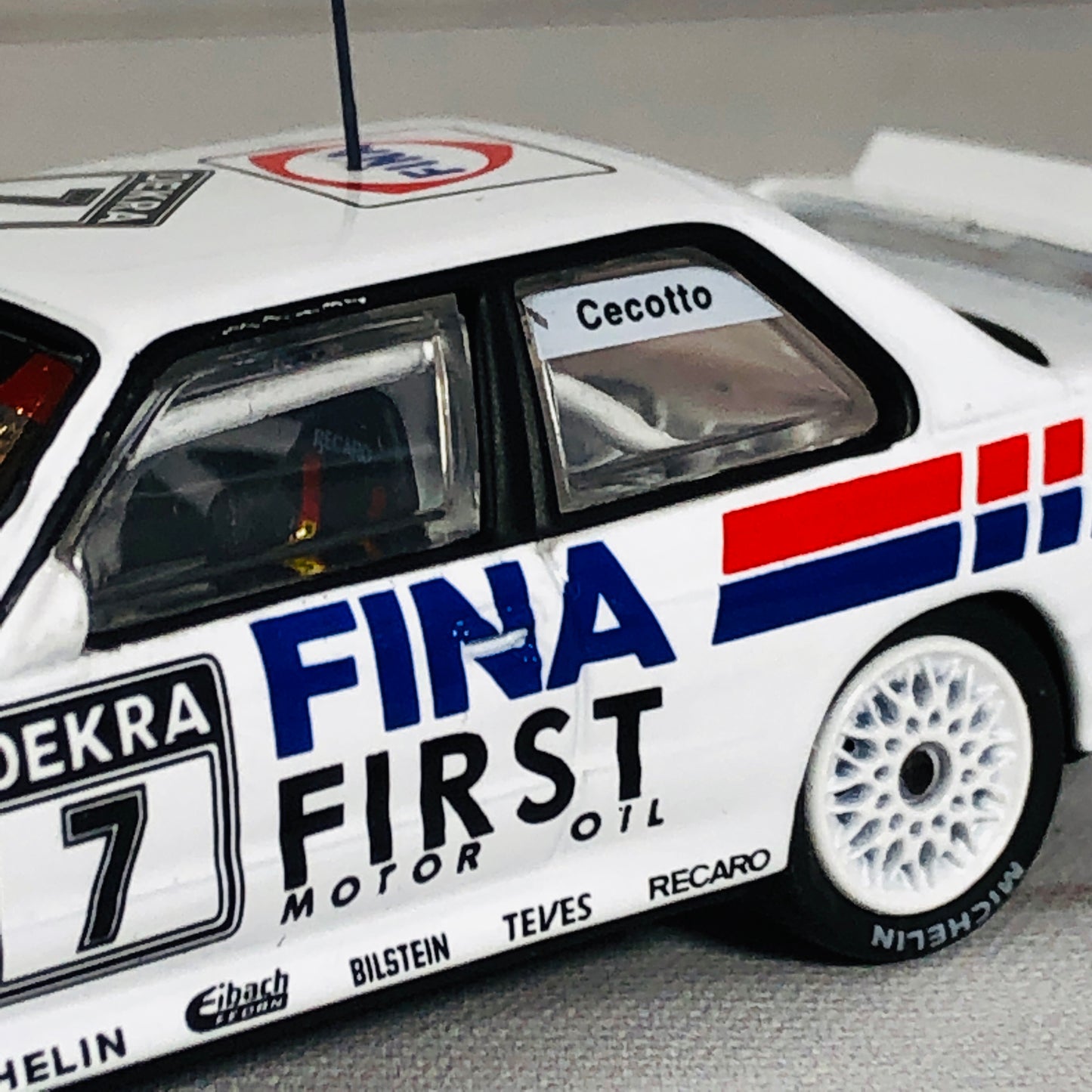 Tarmac Works 1/64 BMW M3 E30 - DTM 1992 - J. Cecotto T64-009-FINA
