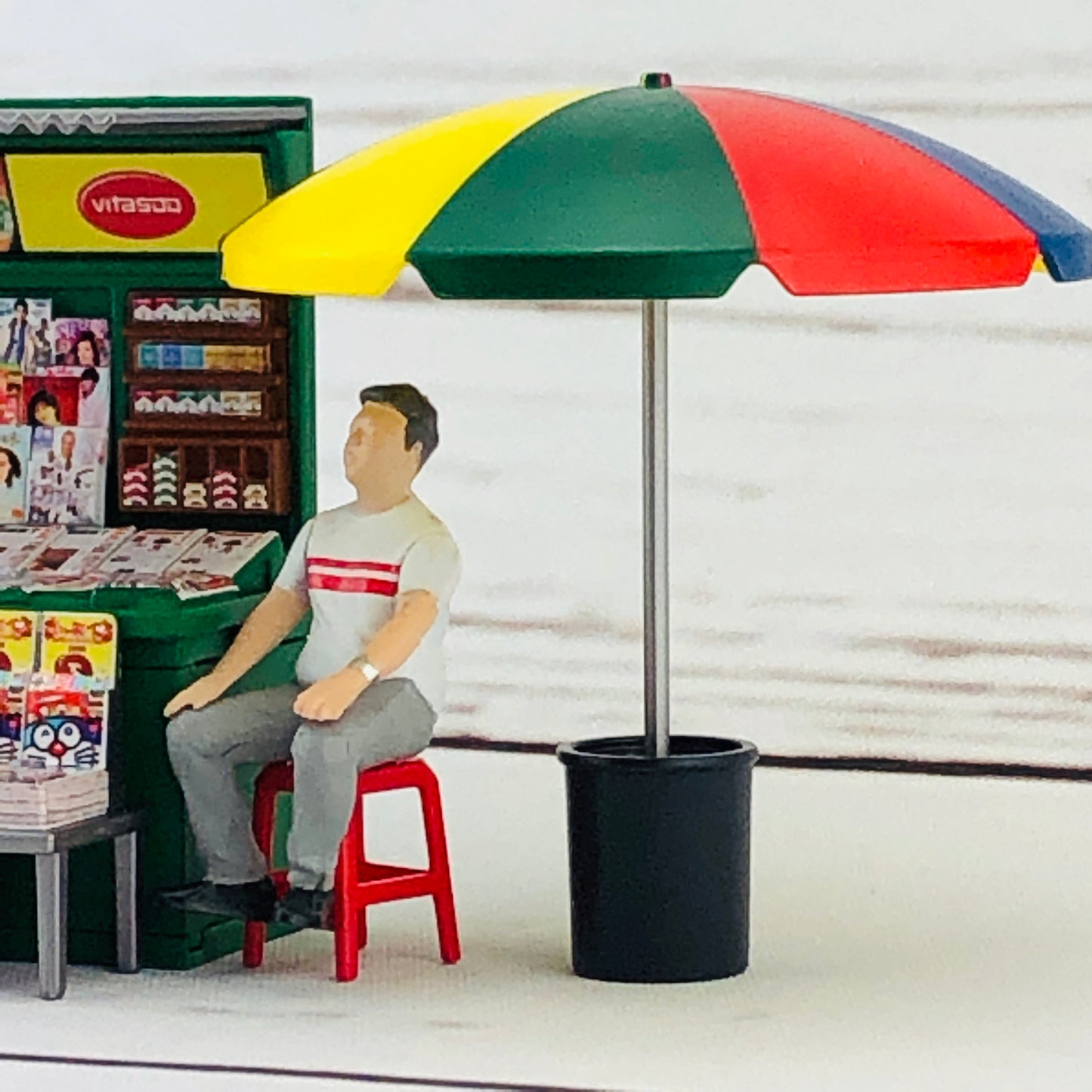Tiny 1/35 Hong Kong Newstand