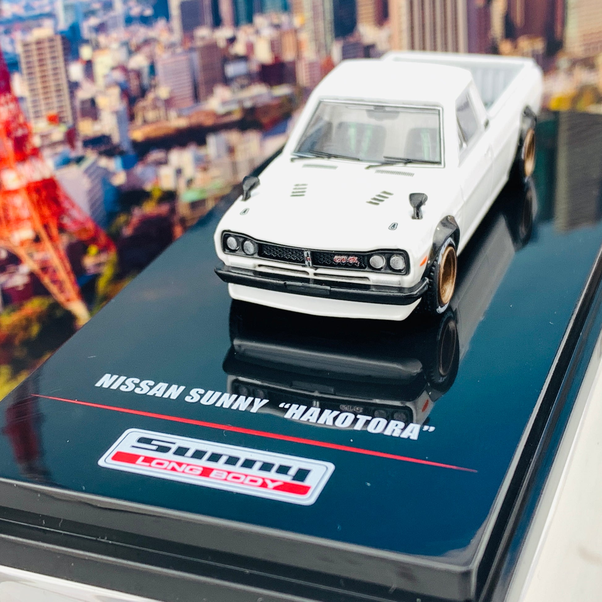 INNO64 1/64 NISSAN SUNNY "HAKOTORA" Pickup Truck White IN64-HKT-WHI
