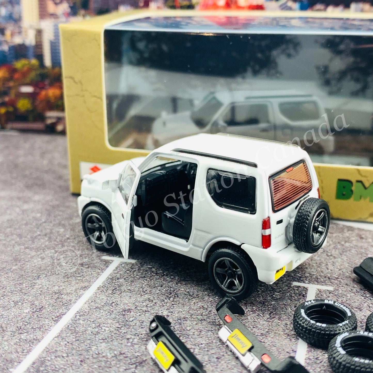 BM CREATIONS JUNIOR 1/64 Suzuki Jimny JB23 WHITE RHD (With Offroad Package) 64B0069