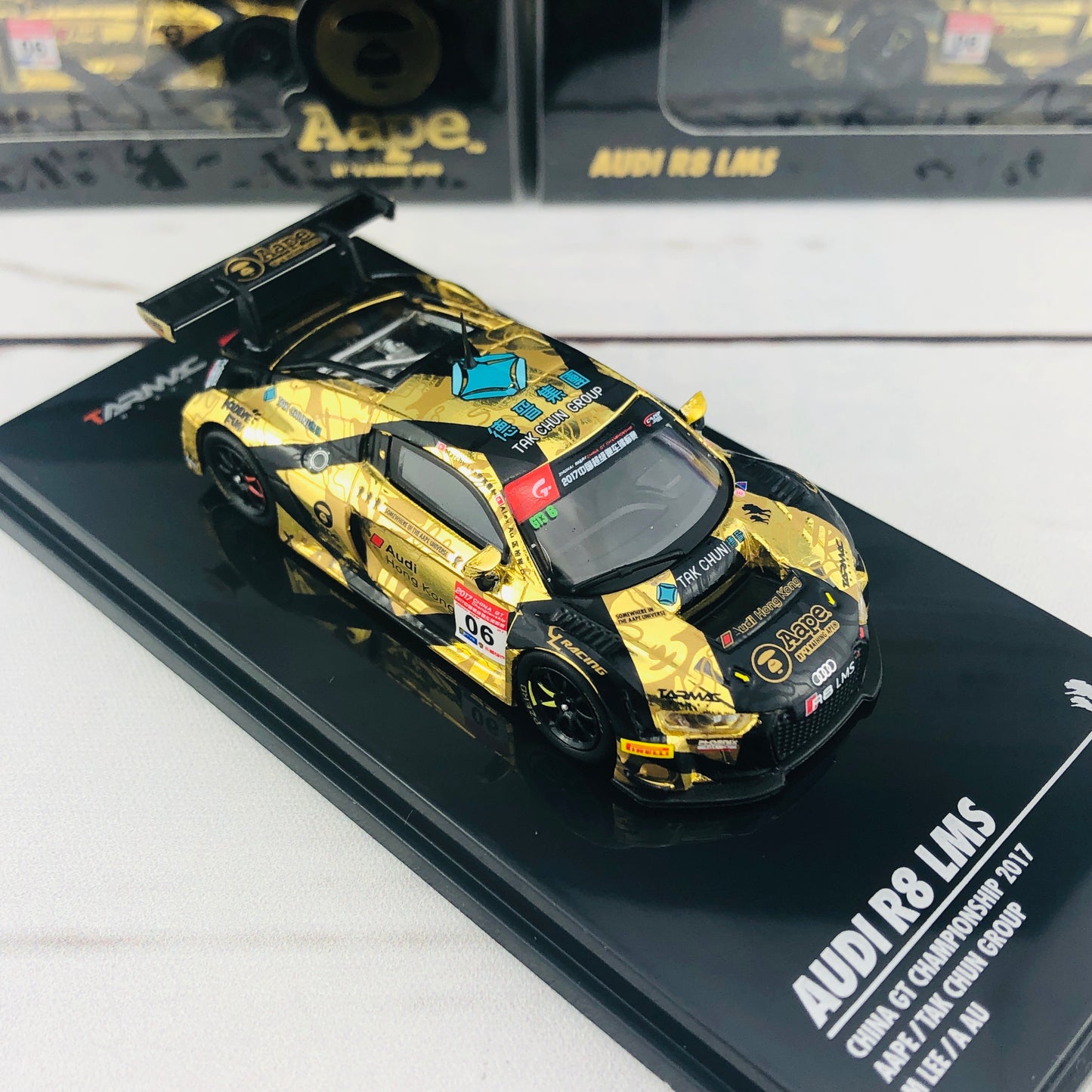 Tarmac Works 1/64 Audi R8 LMS China GT Championship 2017 AAPE / Tak Chun Group - M. Lee / A Au T64-007-CGT17A