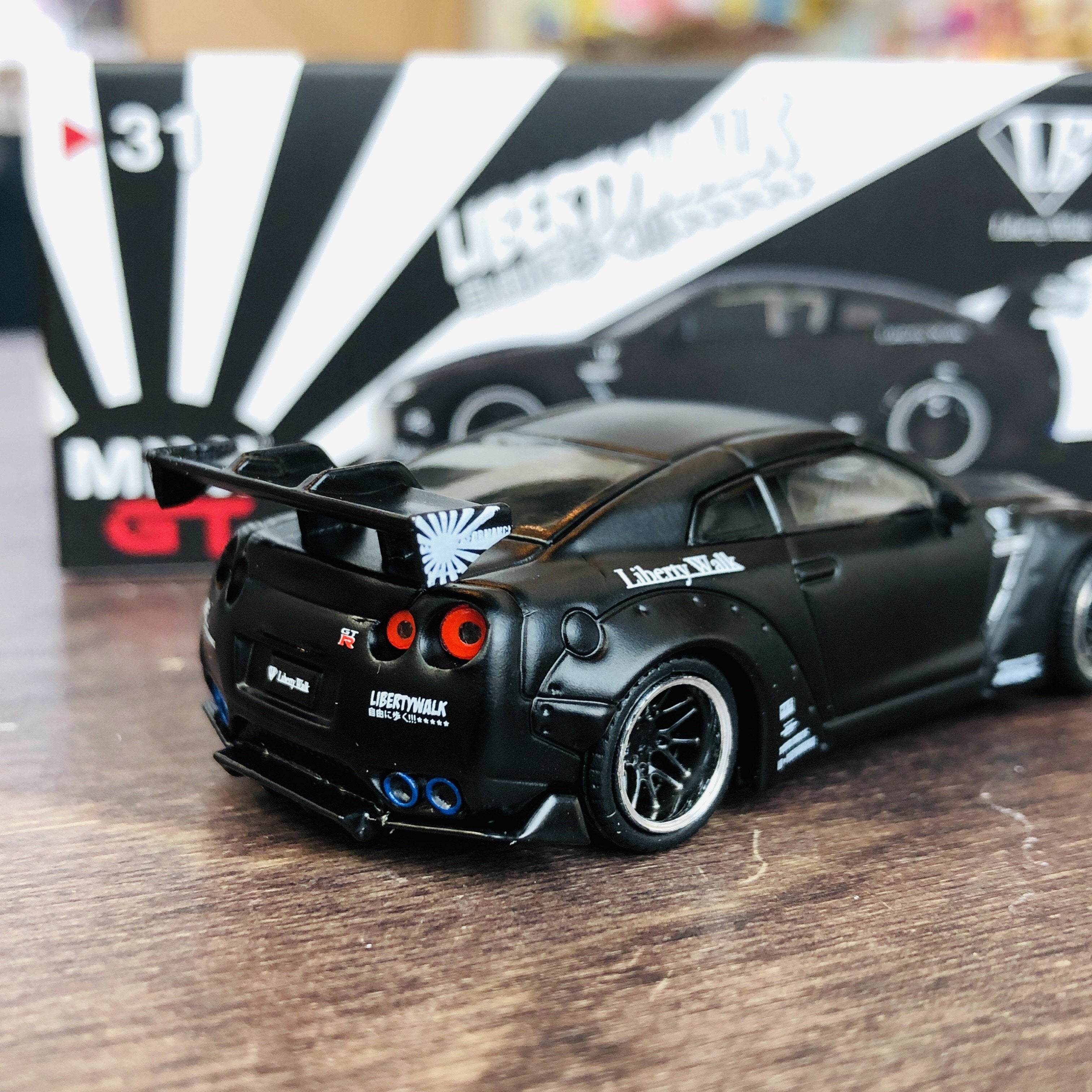MINI GT LIBERTYWALK LB☆WORKS Nissan GTR (R35) Matte Black LHD