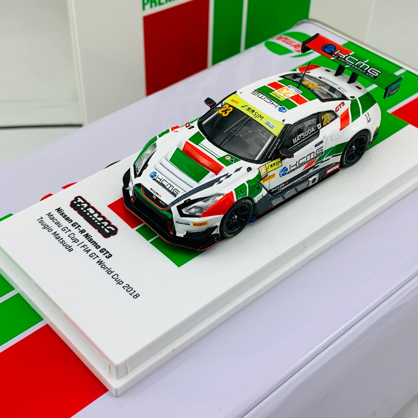 Tarmac Works 1/64 Nissan Nismo GTR GT3 Macau GT Cup - FIA GT World Cup 2018 Tsugio Matsuda includes on 18cm tall Metal Oil Can T64-035-18MGP23