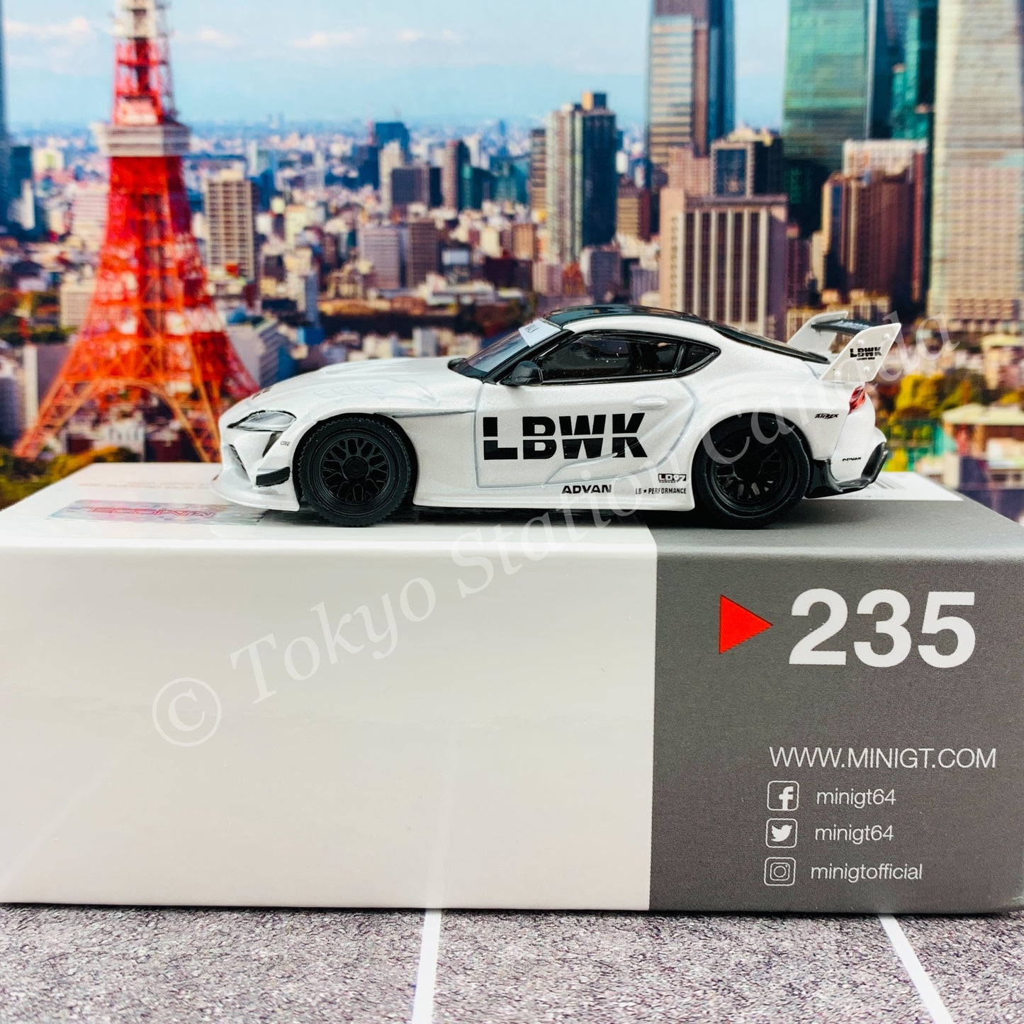 MINI GT 1/64 LB WORKS Toyota GR Supra White RHD MGT00235-R