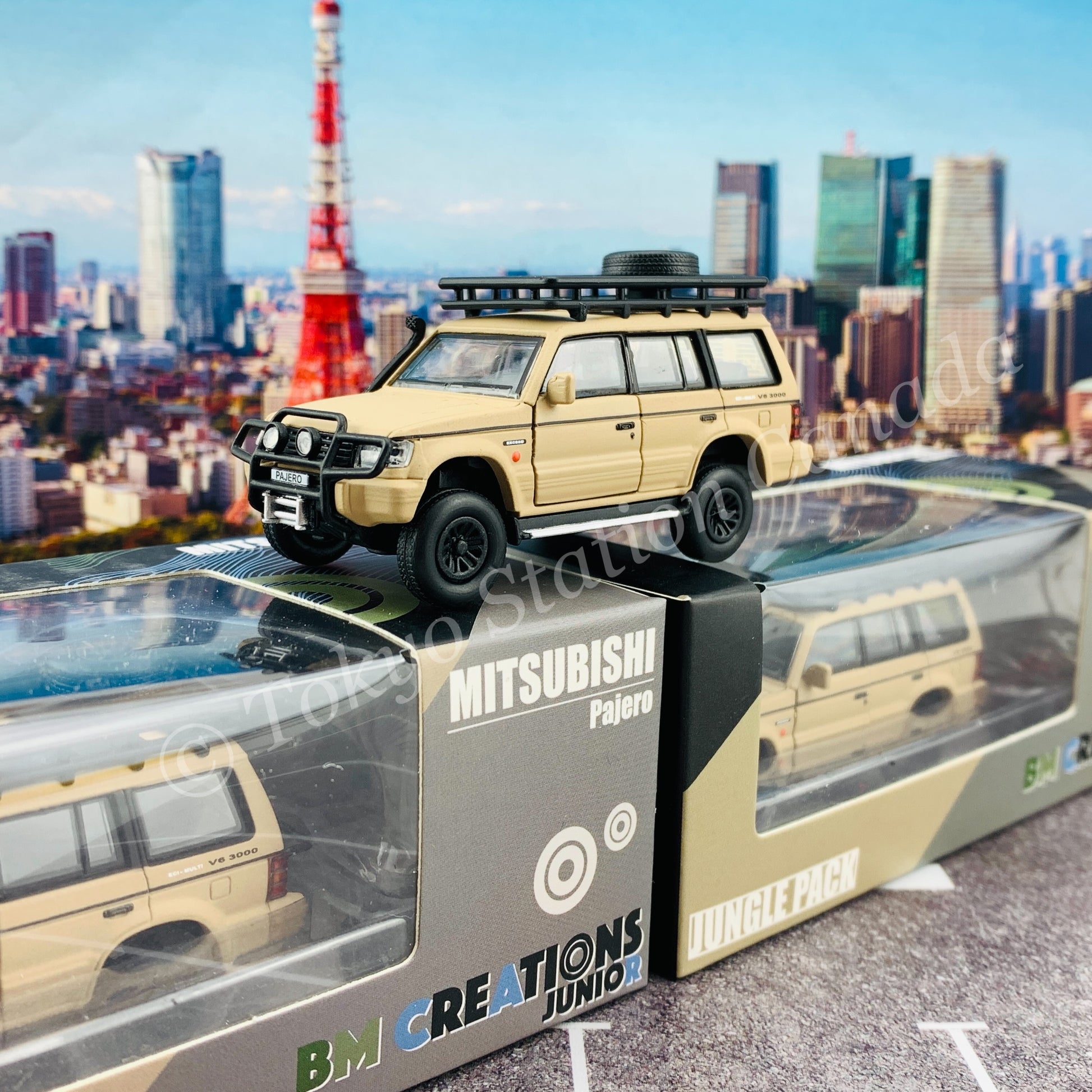 BM CREATIONS JUNIOR 1/64 Mitsubishi Pajero 2nd Generation JUNGLE PACK Matt Ivory LHD 64B0047