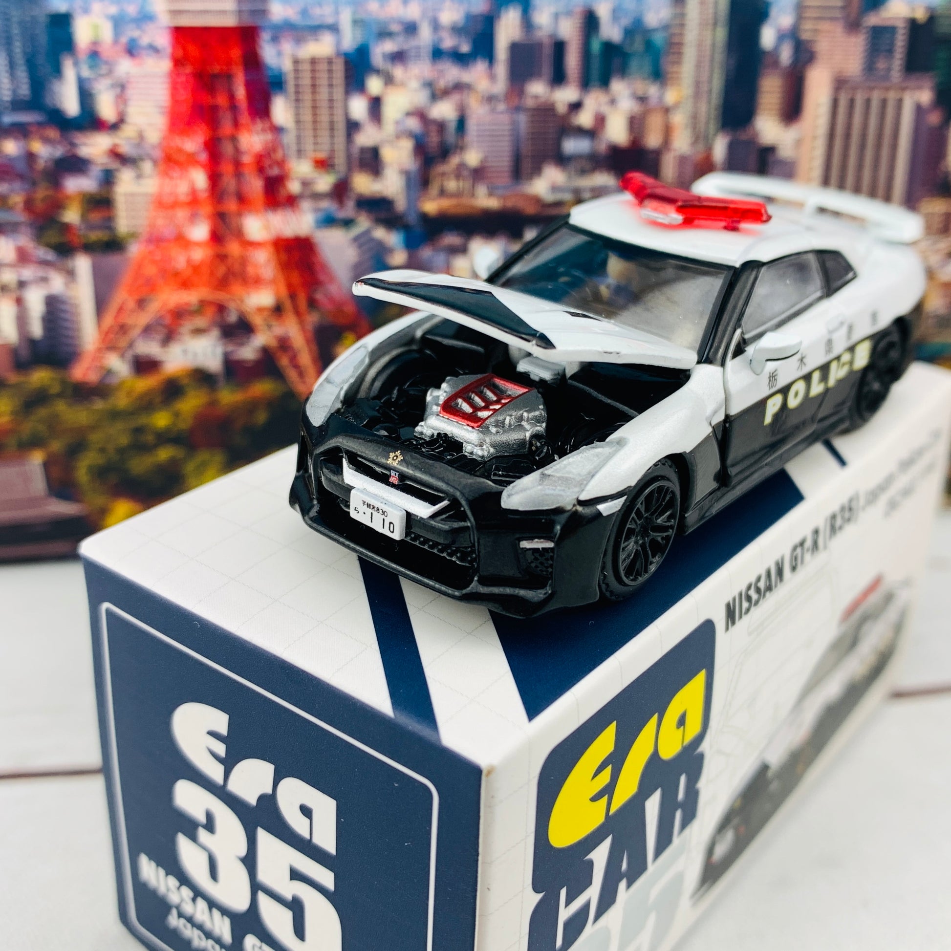 ERA CAR 35 1/64 Nissan GTR R35 Japan Police Car with Figure NS20GTRRN35