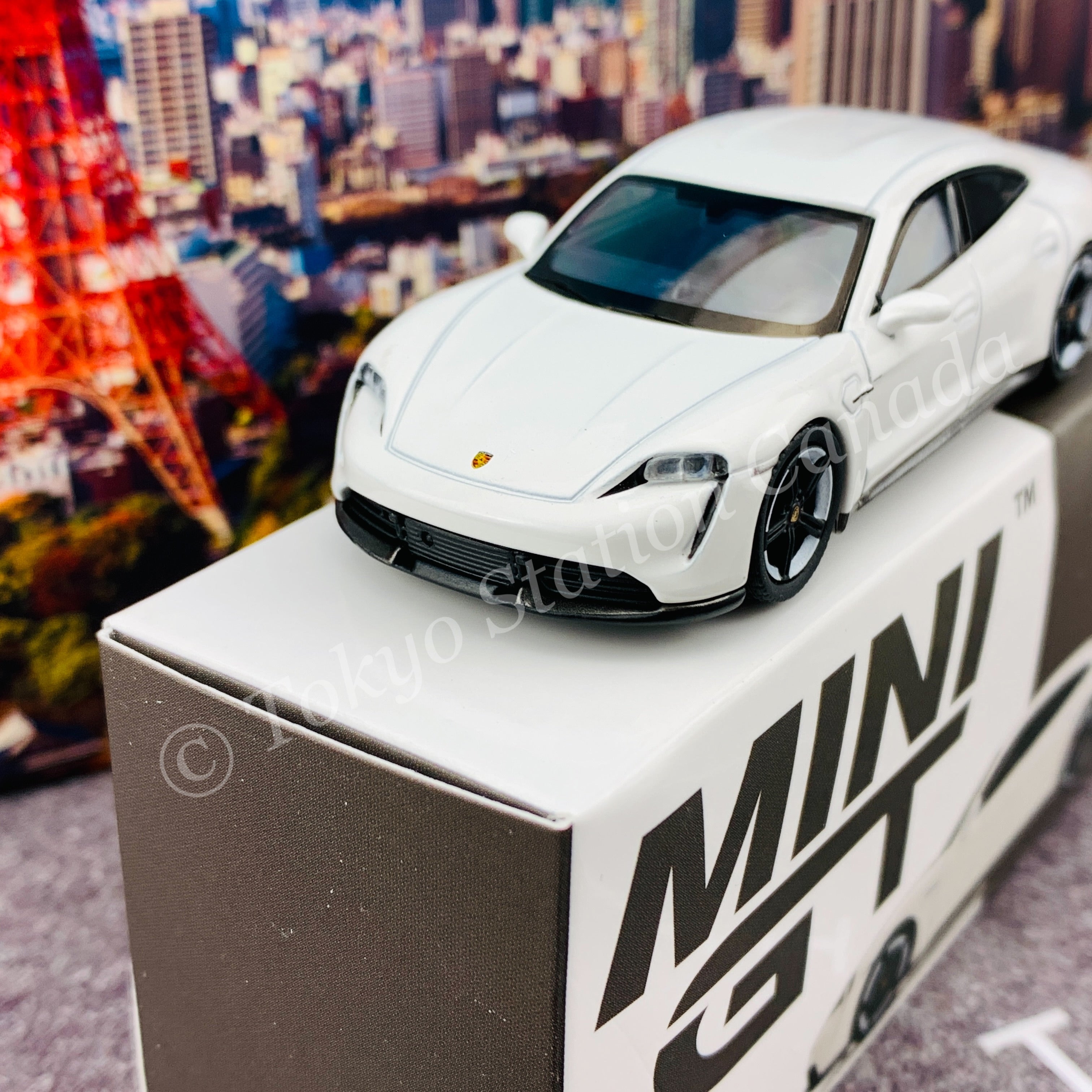 MINI GT 1/64 Porsche Taycan Turbo S White LHD MGT00218-L – Tokyo