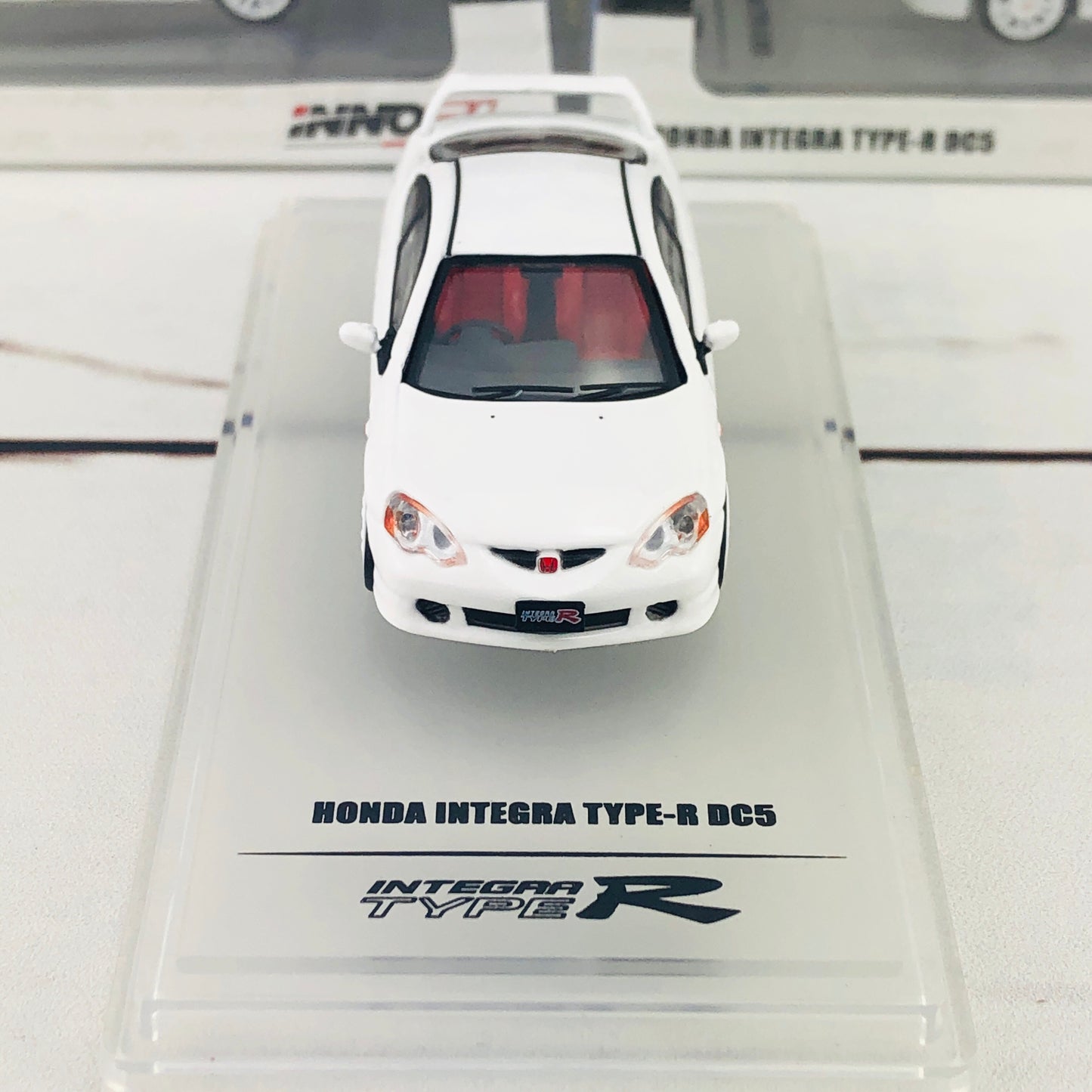 INNO64 1/64 Honda Integra Type-R DC5 White IN64-DC5-WHI