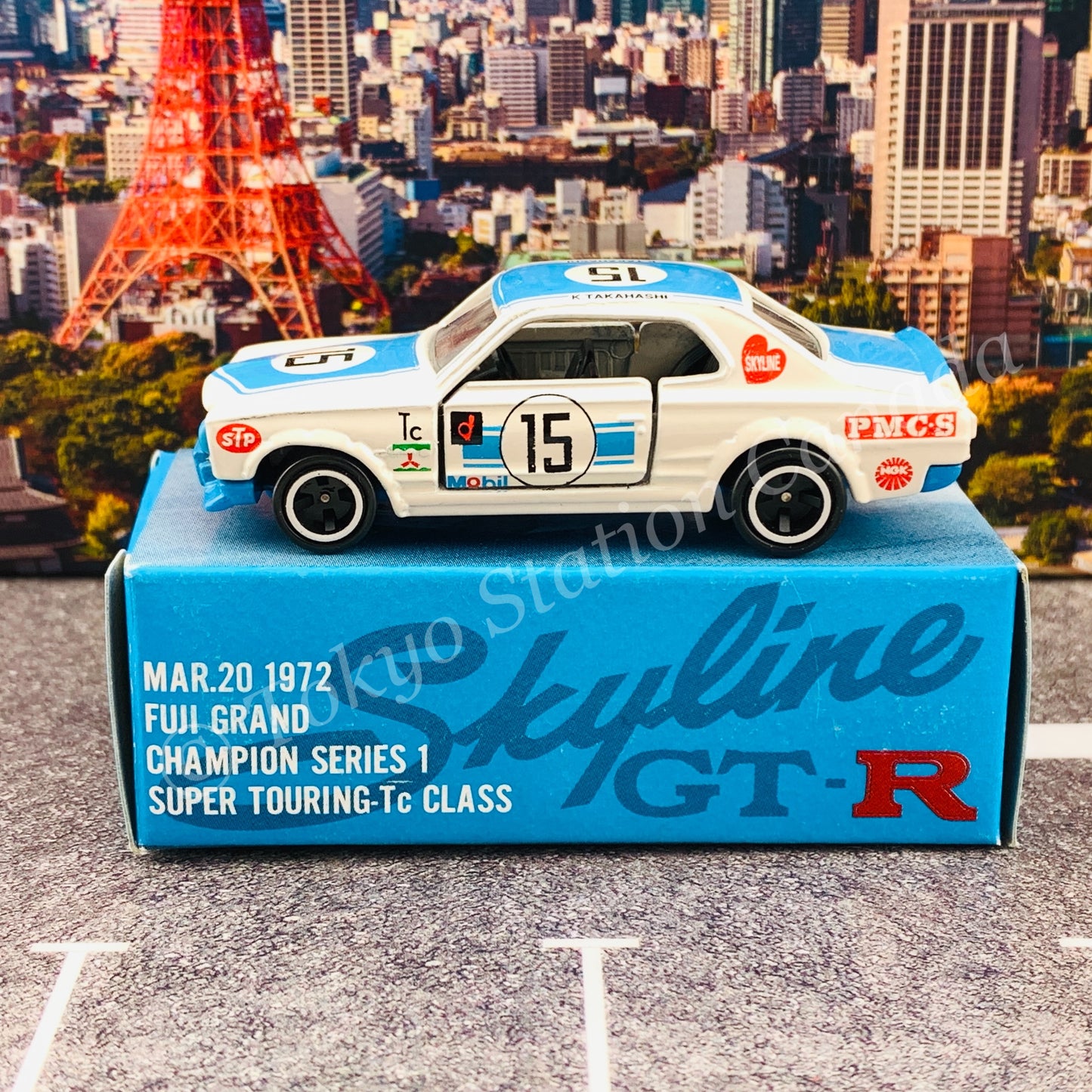 TOMICA x II ADO COMPANY Skyline HT 2000 GT-R (KPGC10) Winner K. TAKAHASHI MADE IN JAPAN