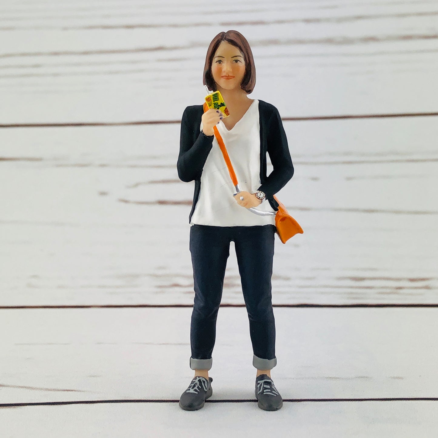 Tiny 1/18 Figure Lemon Tea Girl