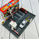 TOMICA WORLD Tomica Town Times Parking