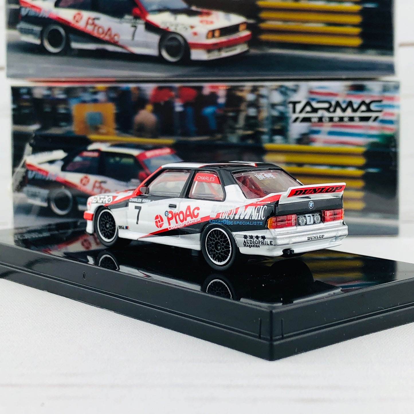 Tarmac Works 1/64 BMW M3 E30 Macau Cup Race 1992 Winner Charles Kwan
