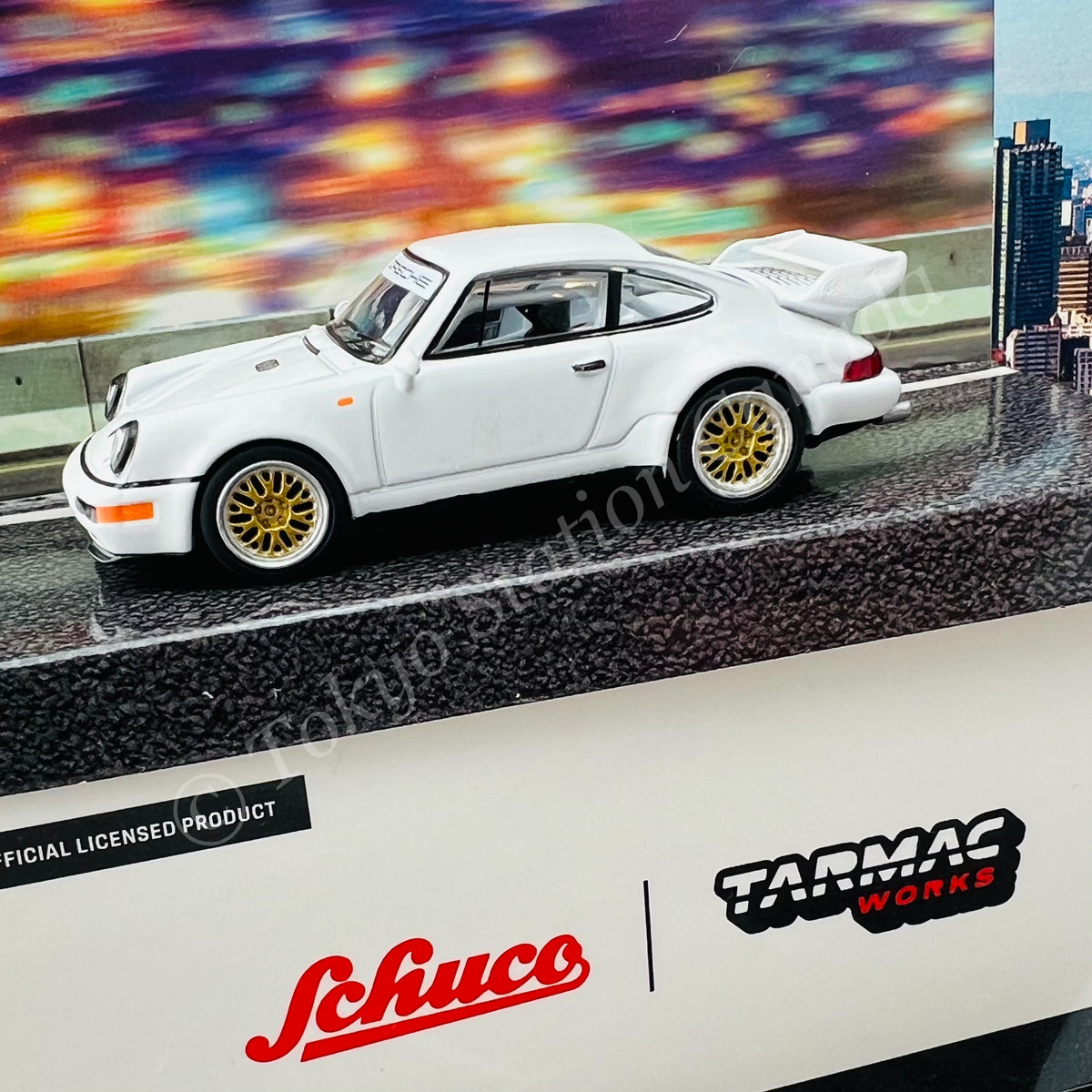 Miniature 1:64 Porsche 911 RSR 3.8 Le Mans 1994 - Tarmac Works Schuco Collab64 édition Limitée