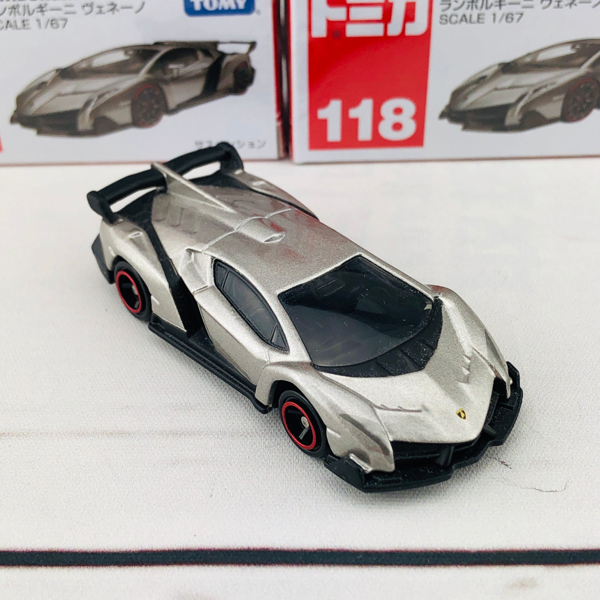 TOMICA 118 Lamborghini Veneno