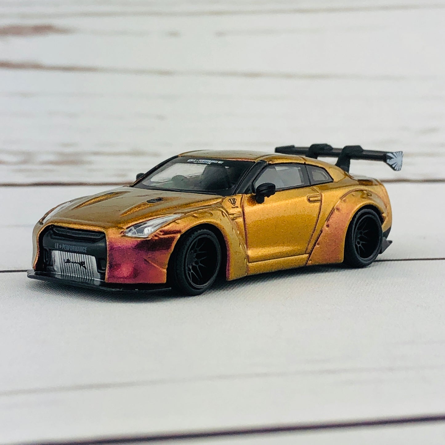 MINI GT LIBERTYWALK LB★WORKS Nissan GTR (R35) Magic Bronze RHD MGT00033-R