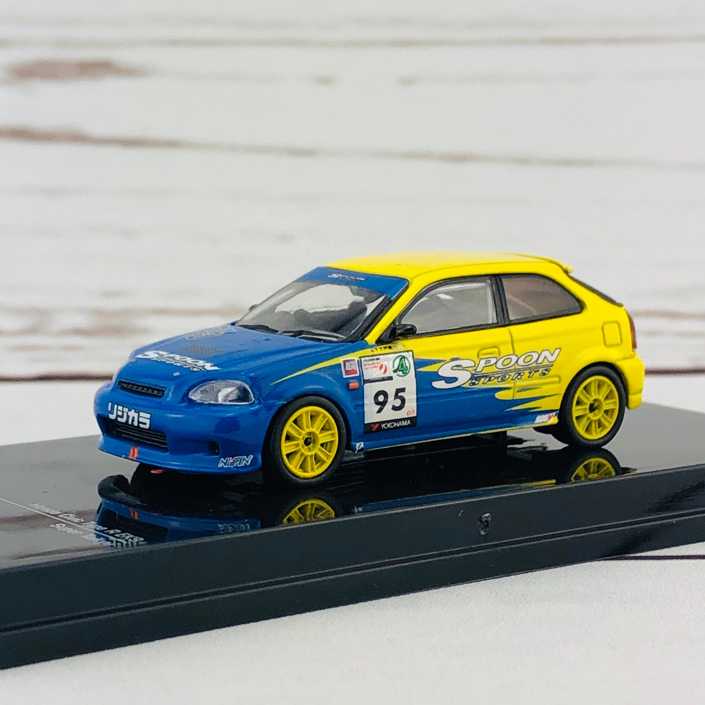 Tarmac Works 1/64 Honda Civic Type R EK9 Super Taikyu #95