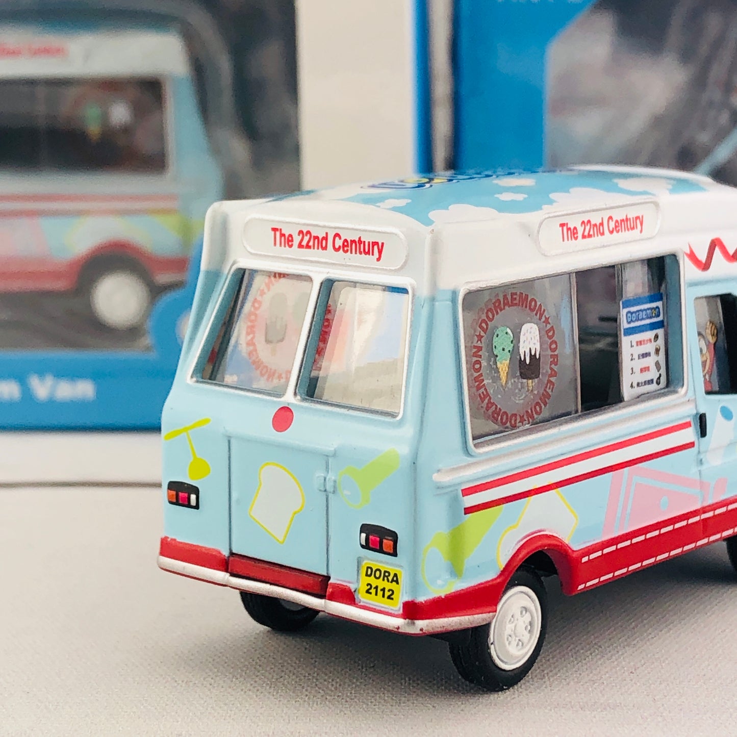 TINY x DORAEMON Ice-Cream Truck 叮噹雪糕車 DORA012