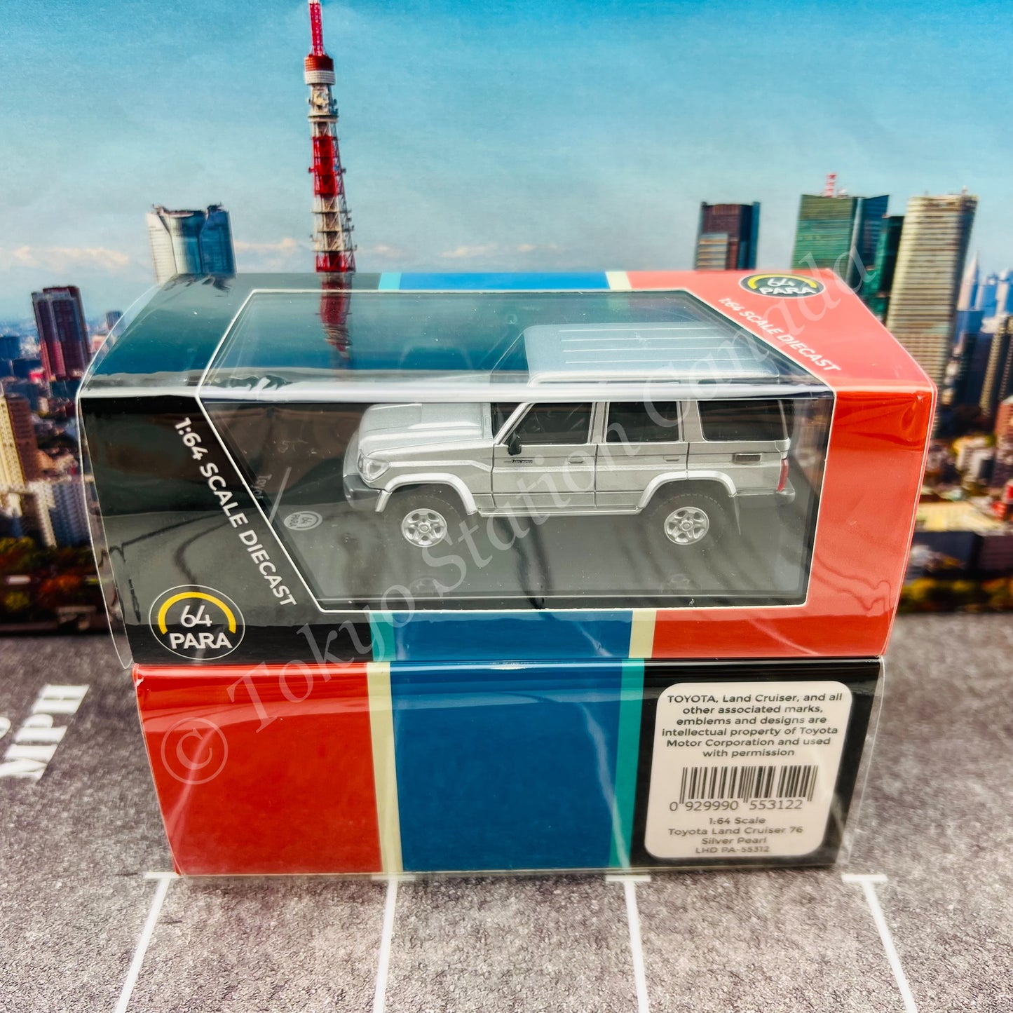 PARA64 1/64 Toyota Land Cruiser LC76 Silver Pearl LHD PA-55312